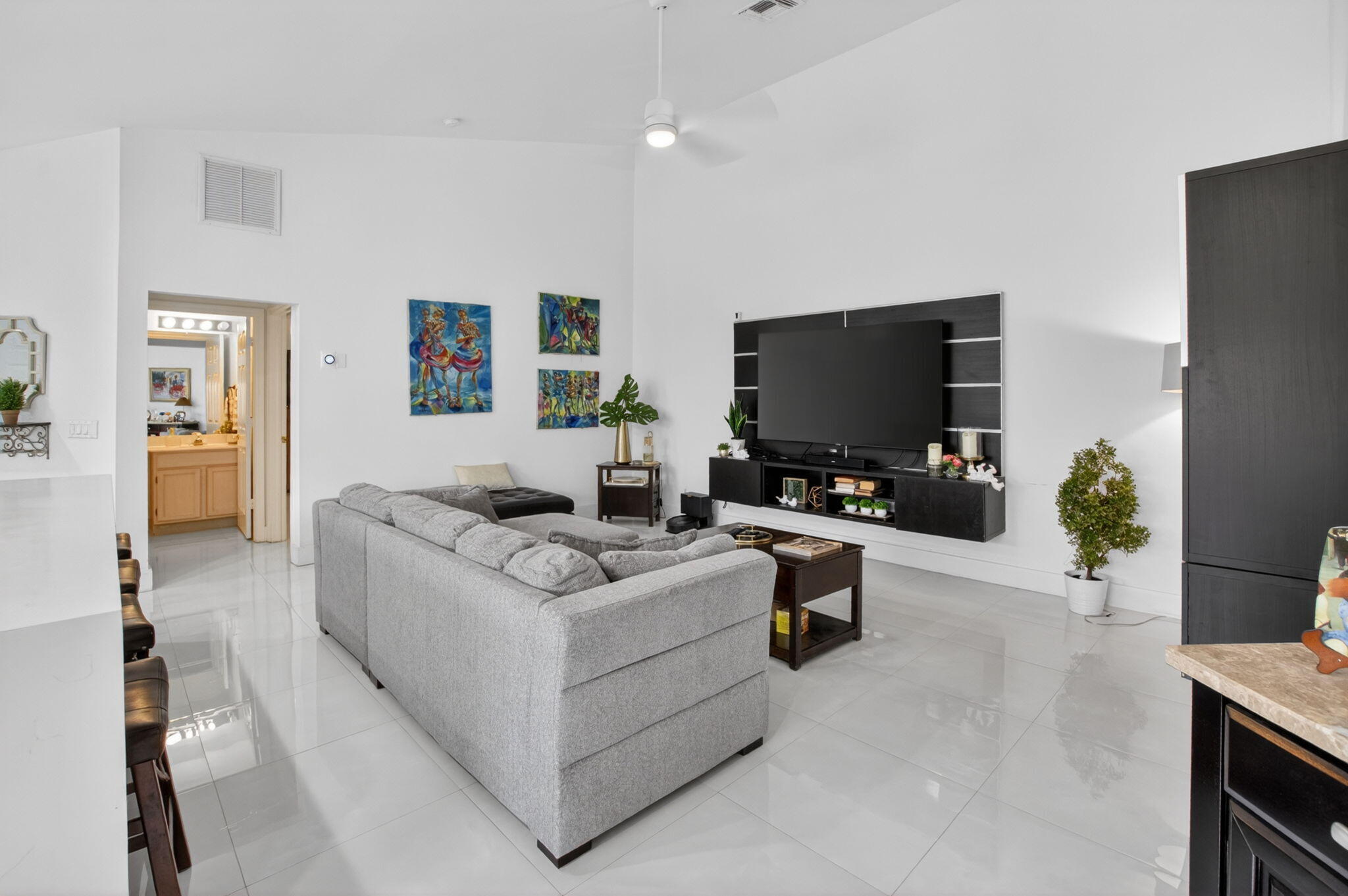 TROPICAL LAKES PH 2 - Residential