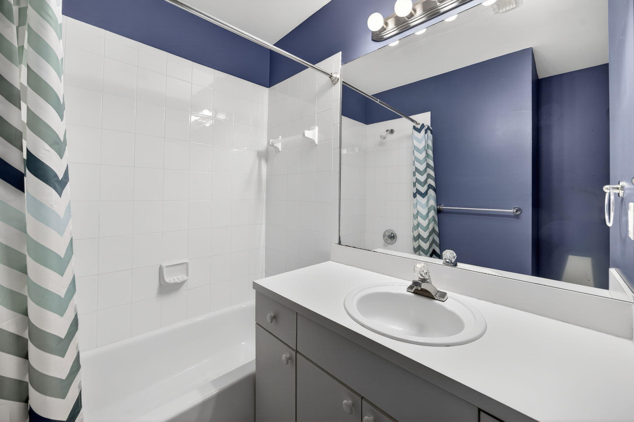 REVISED PLAT OF HILLCREST VILLAS - Residential