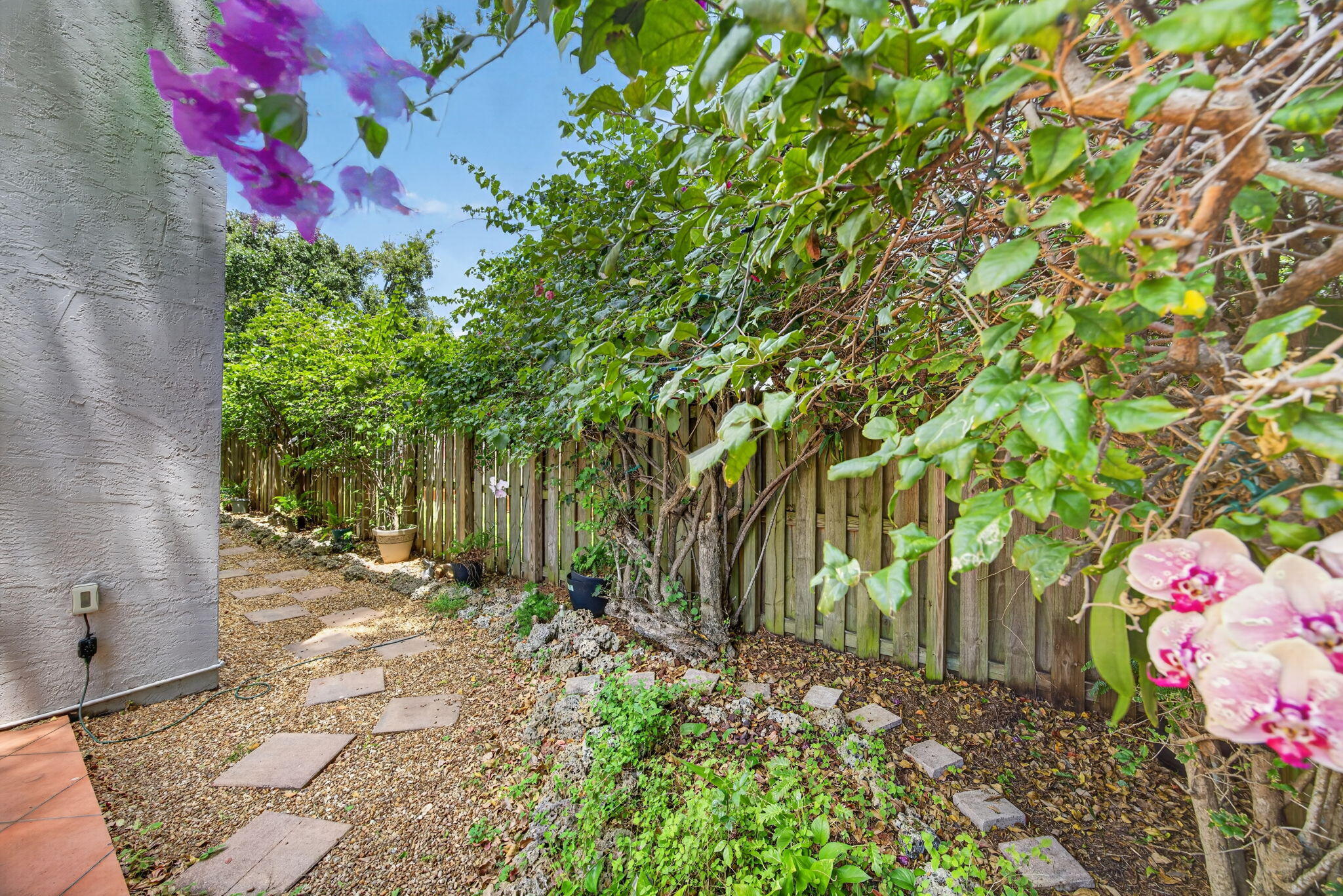 REVISED PLAT OF HILLCREST VILLAS - Residential