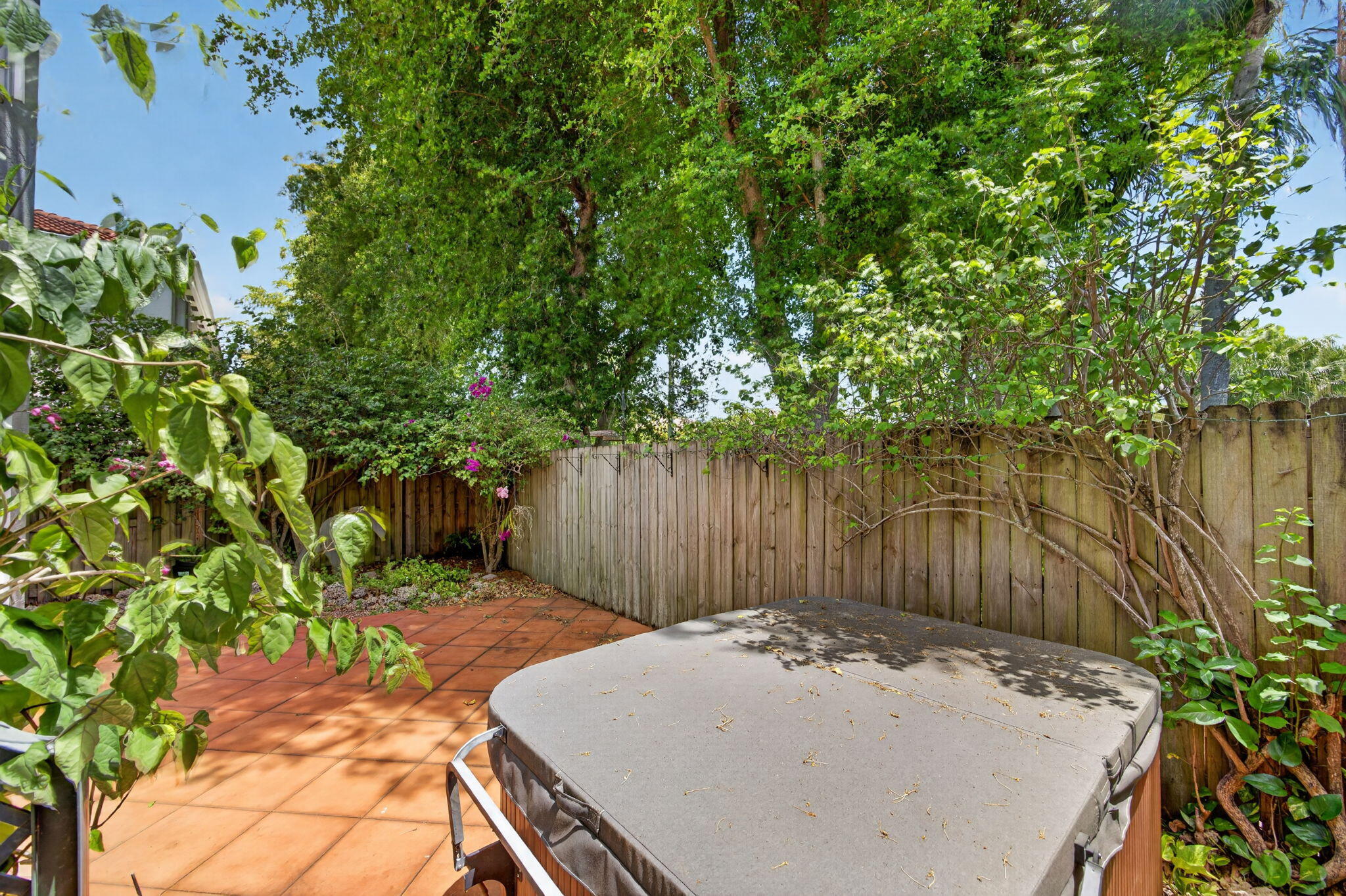 REVISED PLAT OF HILLCREST VILLAS - Residential