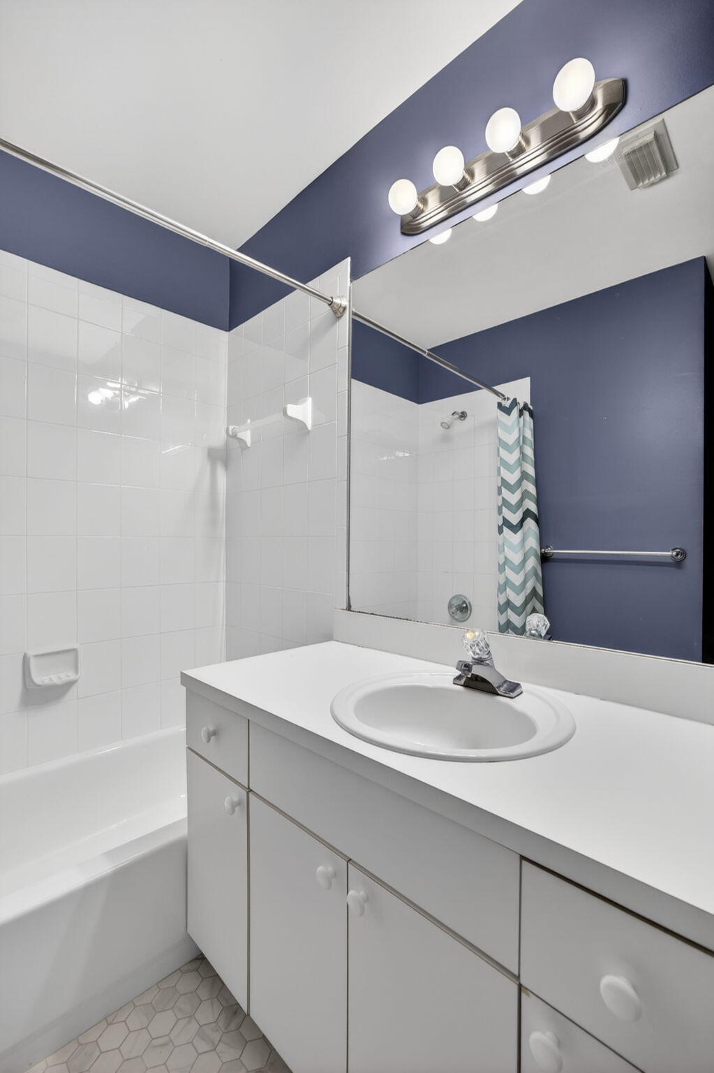 REVISED PLAT OF HILLCREST VILLAS - Residential