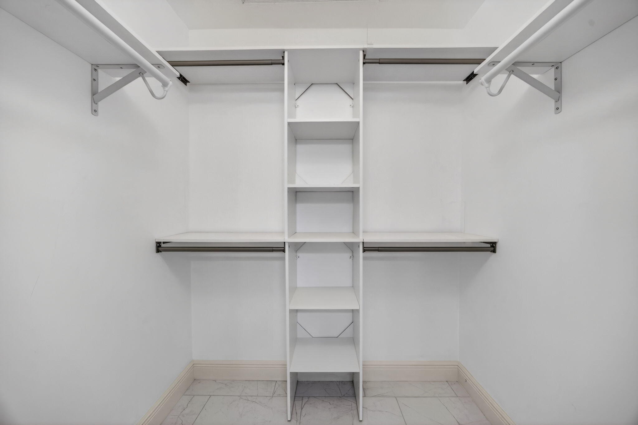 REVISED PLAT OF HILLCREST VILLAS - Residential