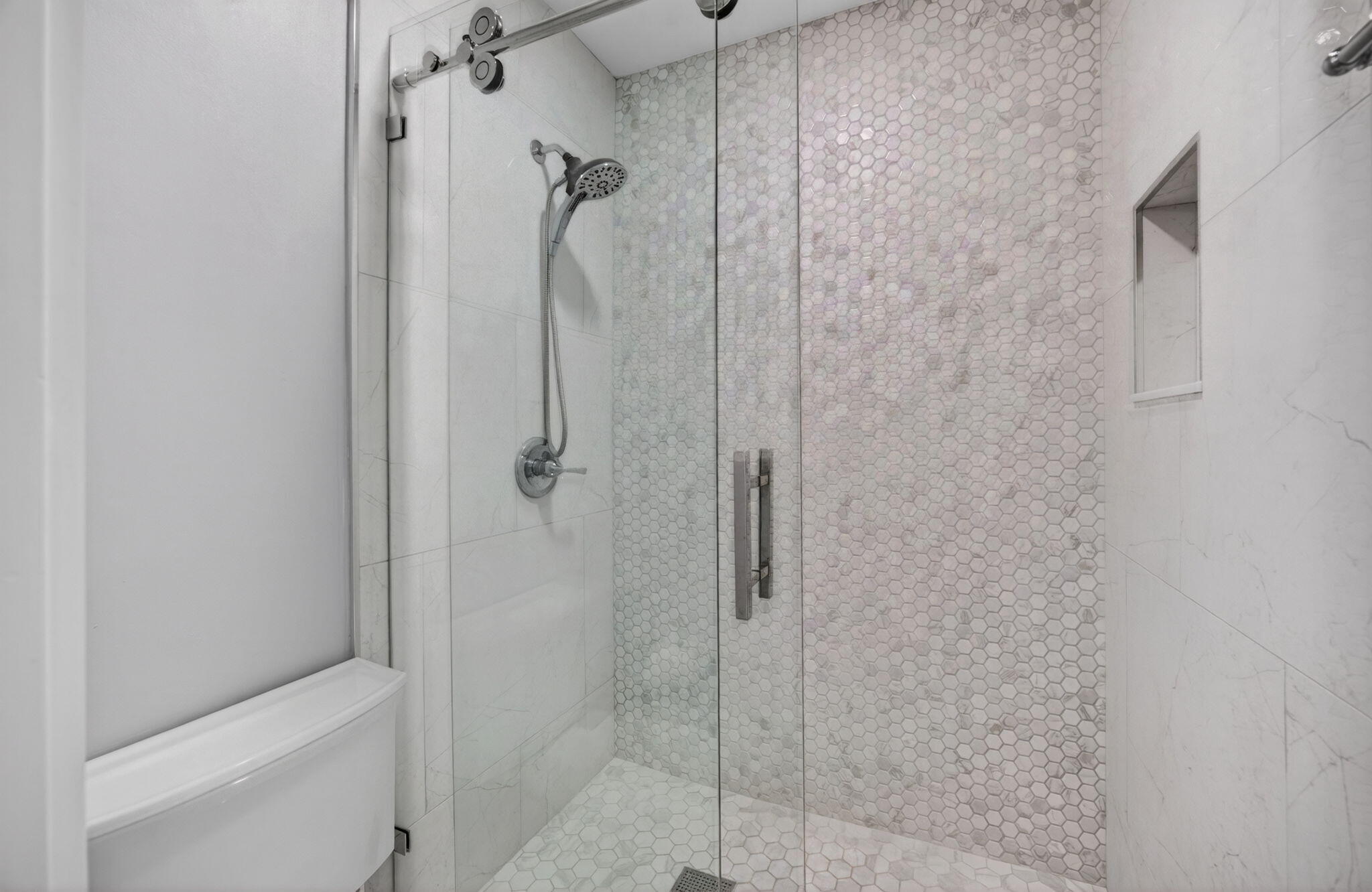 REVISED PLAT OF HILLCREST VILLAS - Residential