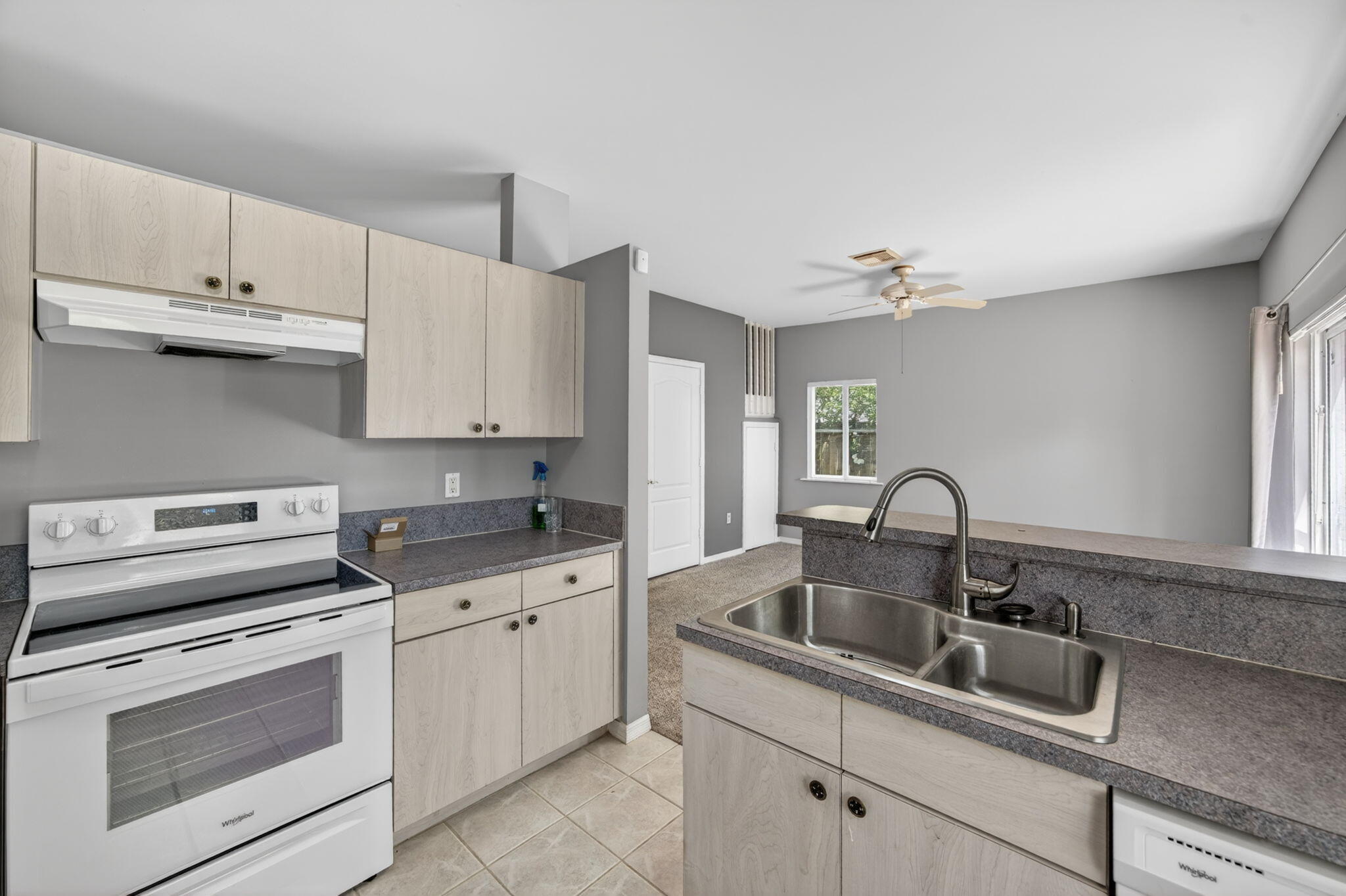 REVISED PLAT OF HILLCREST VILLAS - Residential