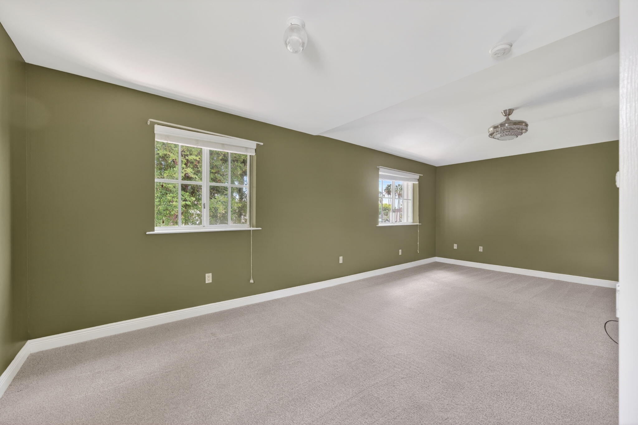 REVISED PLAT OF HILLCREST VILLAS - Residential