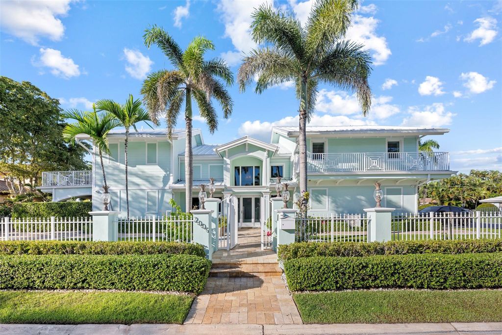 Photo of 2009 Sunrise Key Blvd, Fort Lauderdale, FL 33304 (MLS # F10533987)