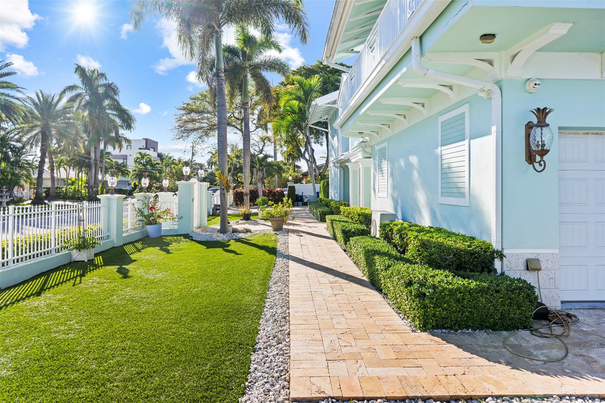 SUNRISE KEY - Residential