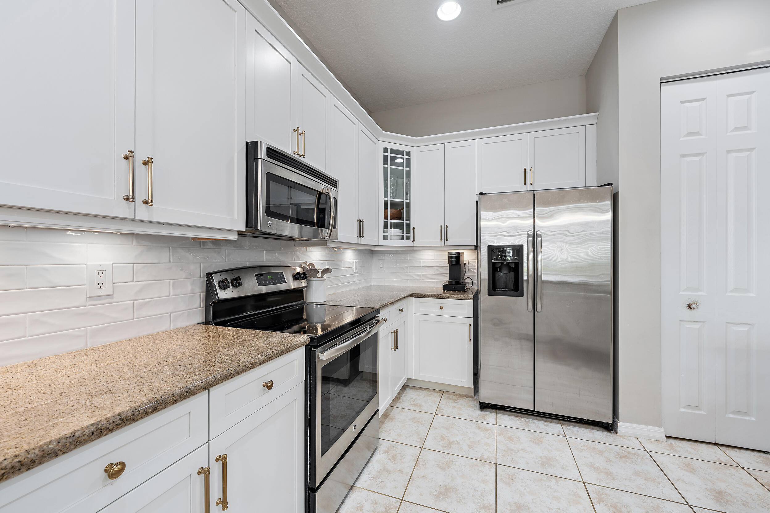 Hampton Cay - Residential