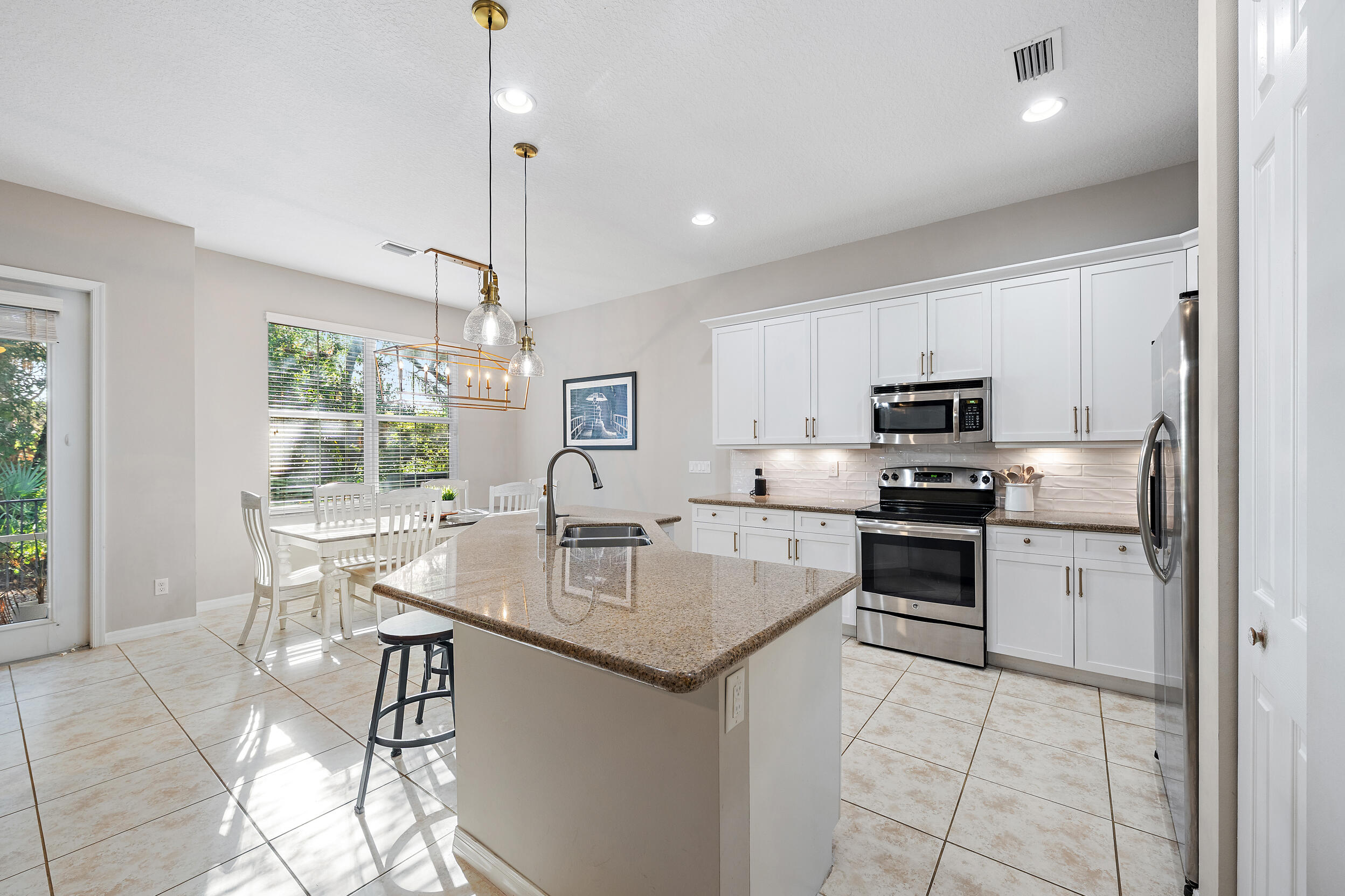 Hampton Cay - Residential