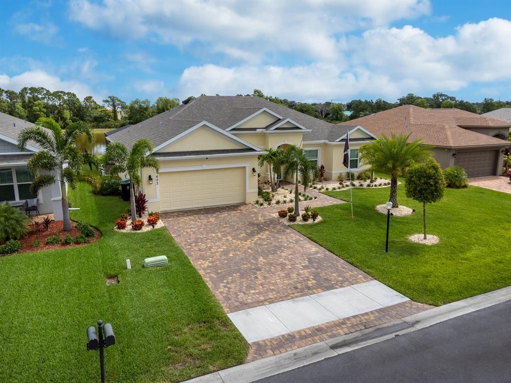 Photo of 423 SW Vista Lake Drive, Port St Lucie, FL 34953 (MLS # R10884246)