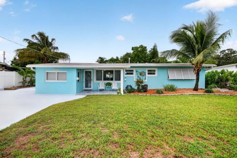 Tiny photo for 1131 NE 3rd Street, Pompano Beach, FL 33060 (MLS # B26088466)