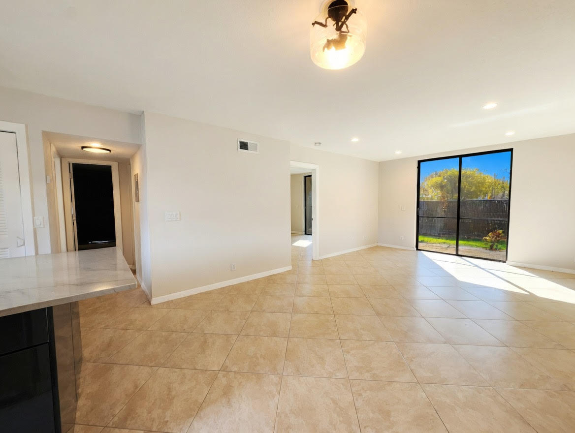 FOREST HILLS CONDO SOUTH - Residential