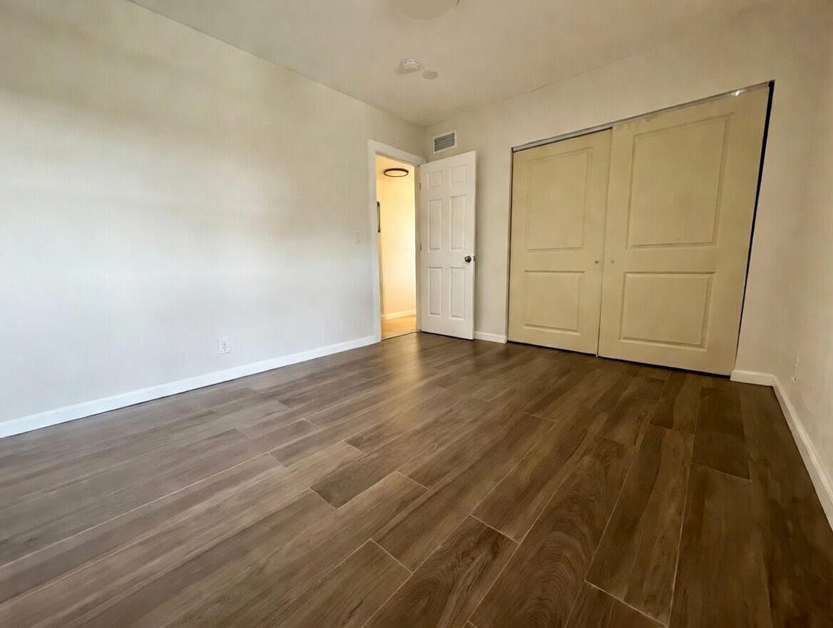 FOREST HILLS CONDO SOUTH - Residential