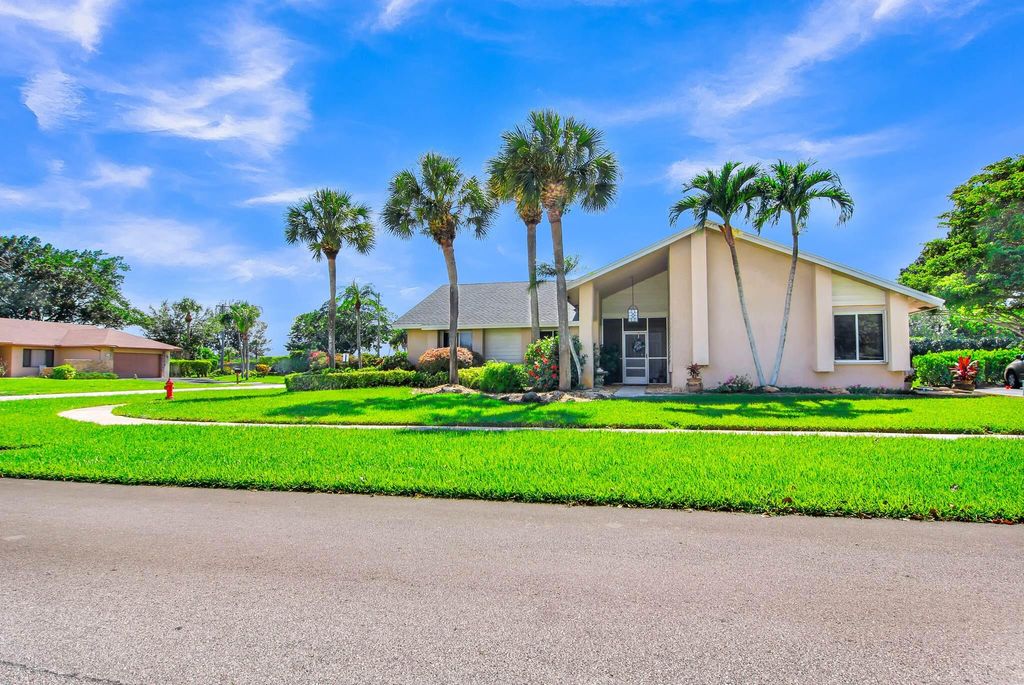 Photo of 18375 104th Terrace S, Boca Raton, FL 33498 (MLS # B26038371)