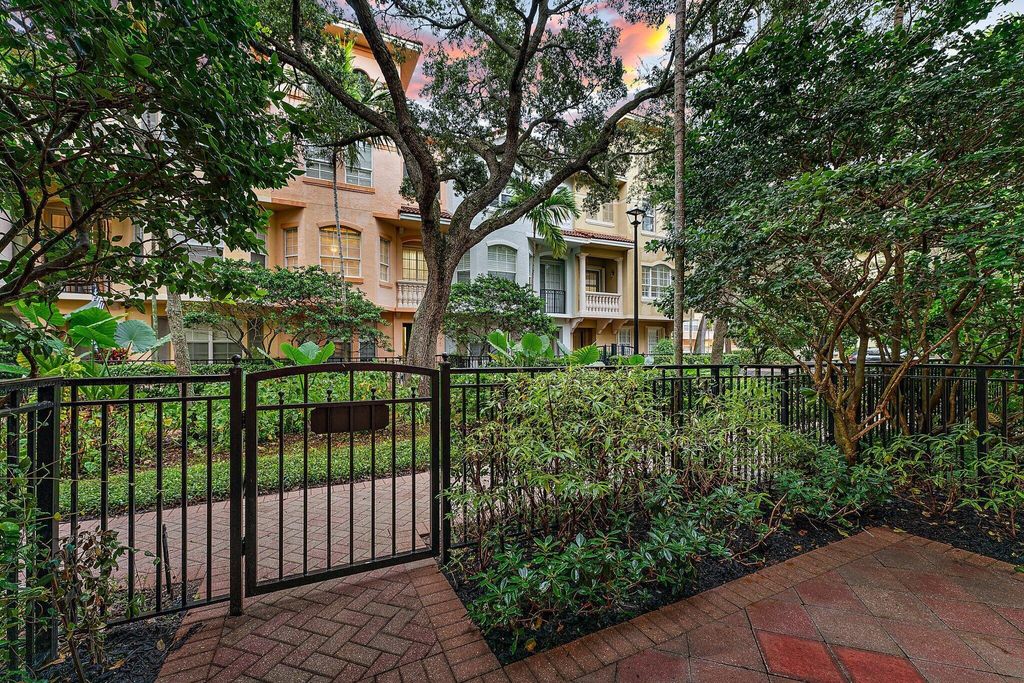 Photo of 2705 Ravella Way, Palm Beach Gardens, FL 33410 (MLS # R11025011)