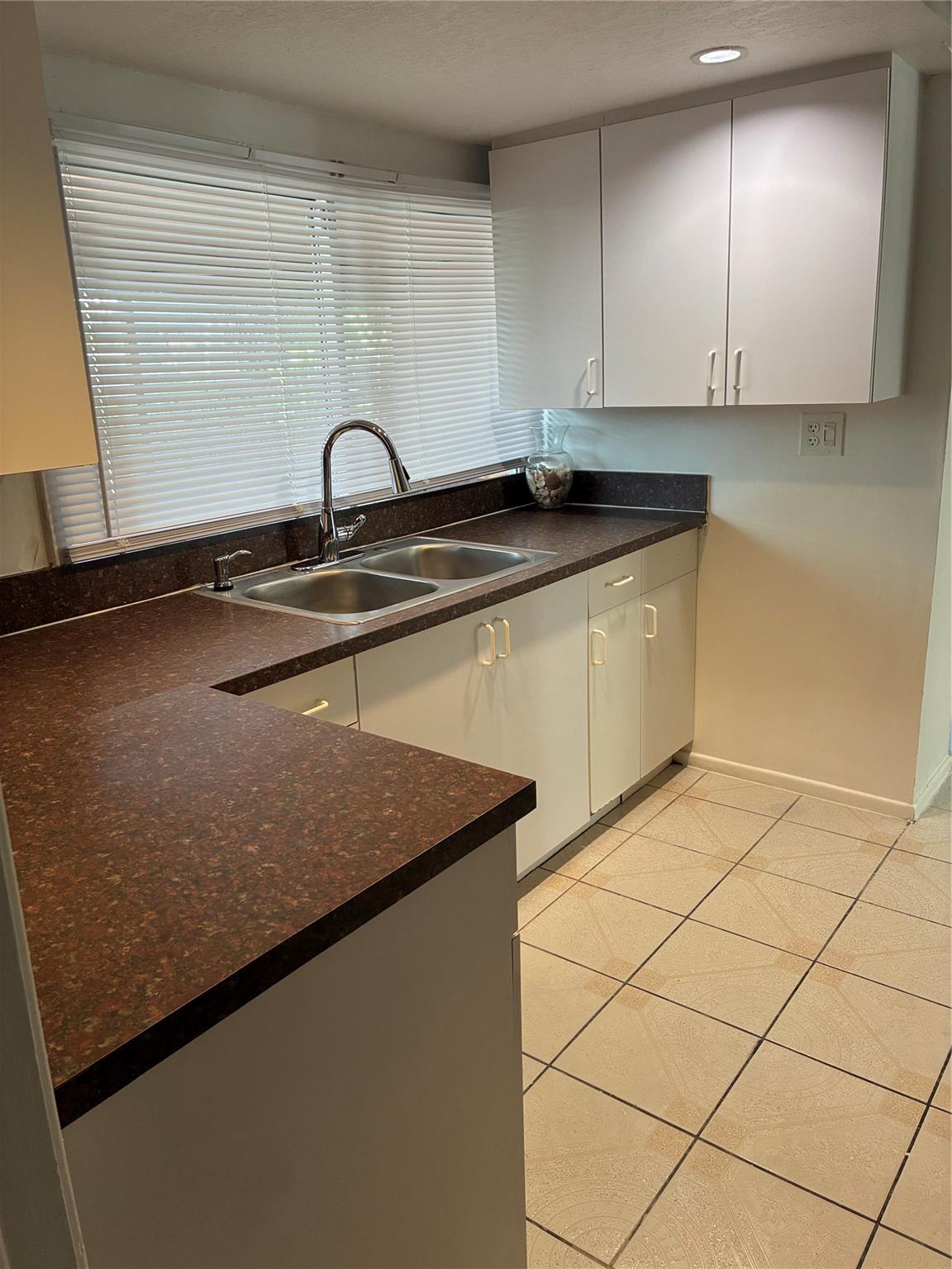 Kendall Green Sec F 53-5 - Residential Lease