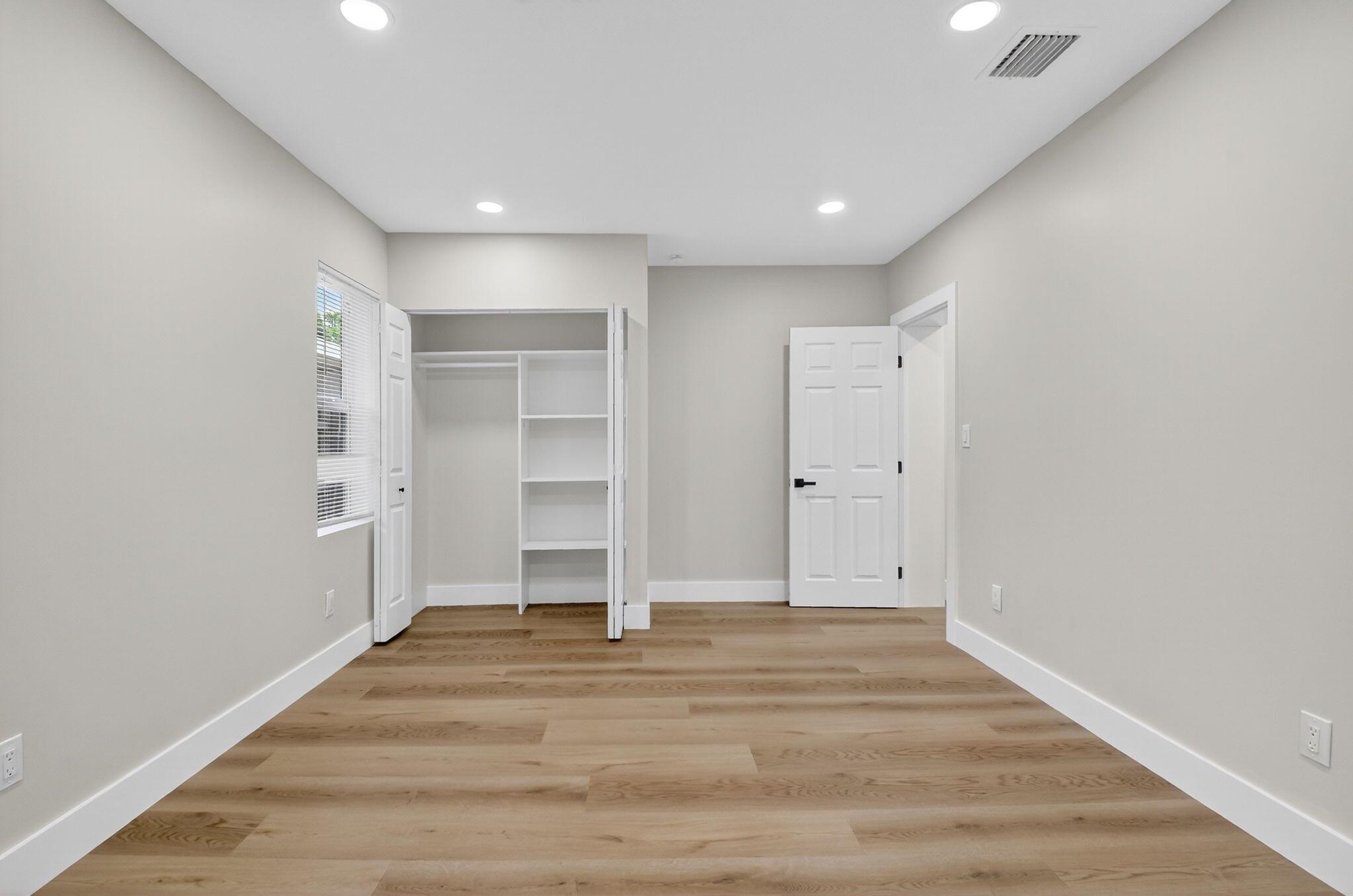 NORTH PALM BCH 1 - Residential Lease