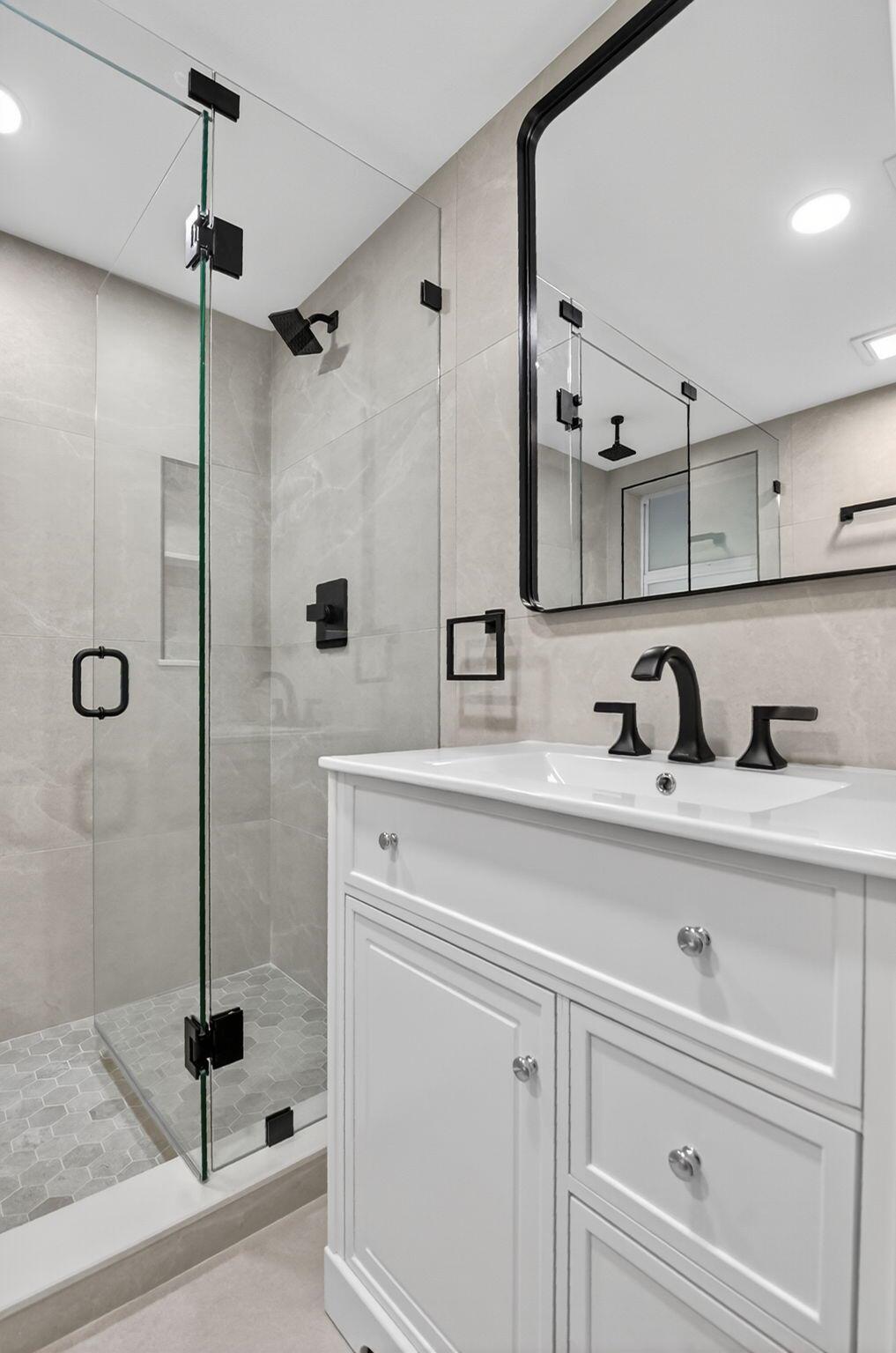 NORTH PALM BCH 1 - Residential Lease