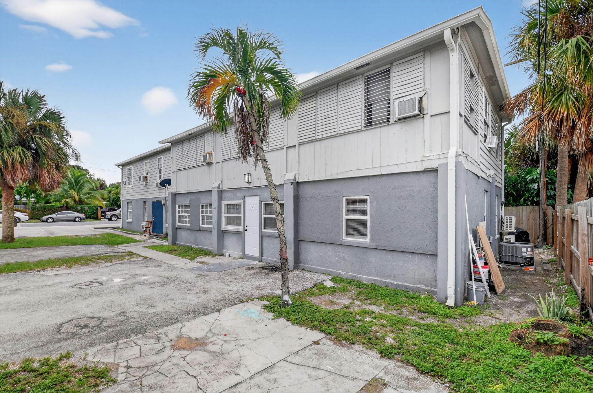 NORTH PALM BCH 1 - Residential Lease