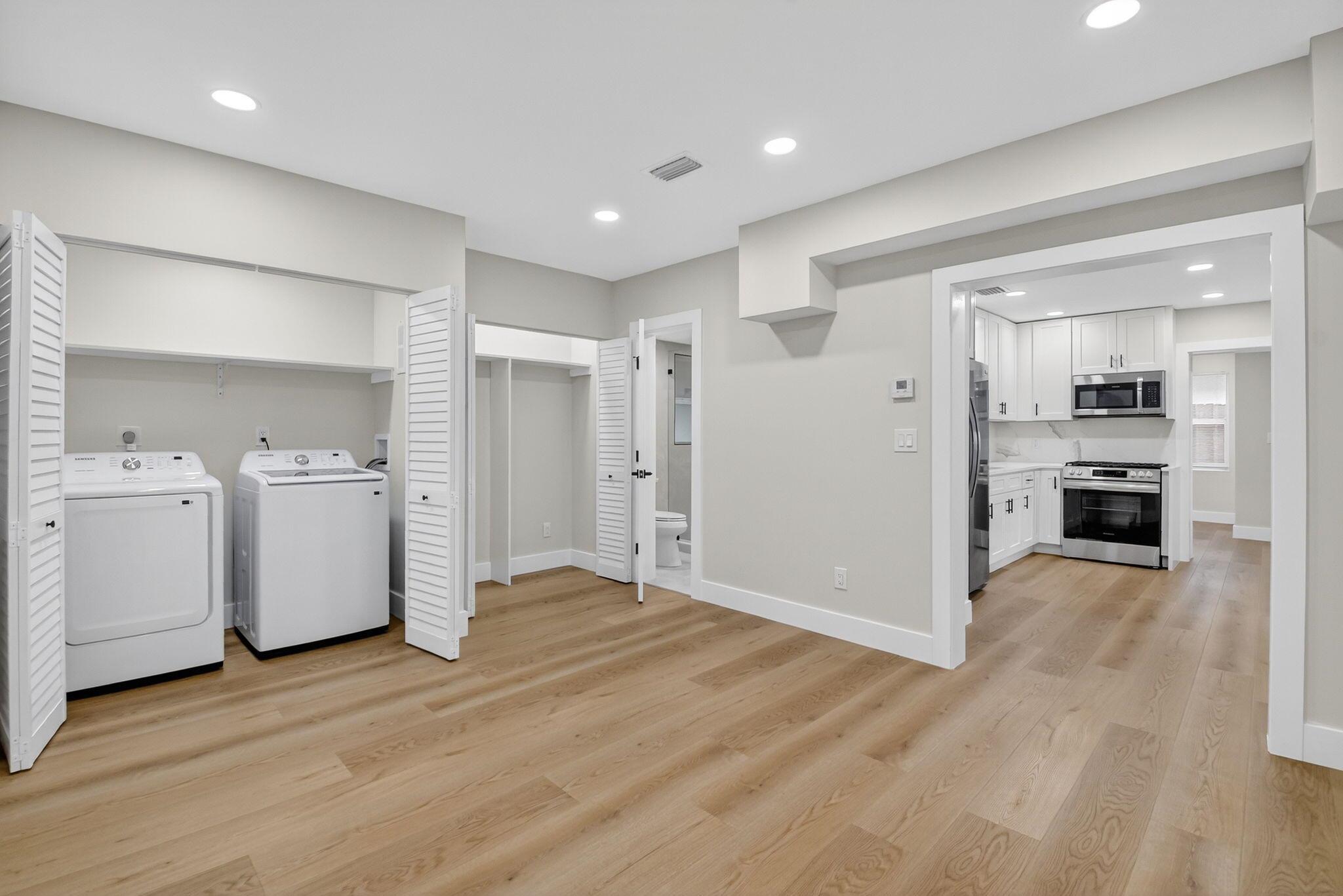 NORTH PALM BCH 1 - Residential Lease