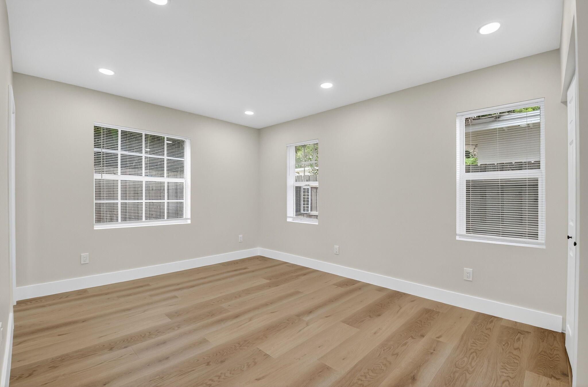 NORTH PALM BCH 1 - Residential Lease