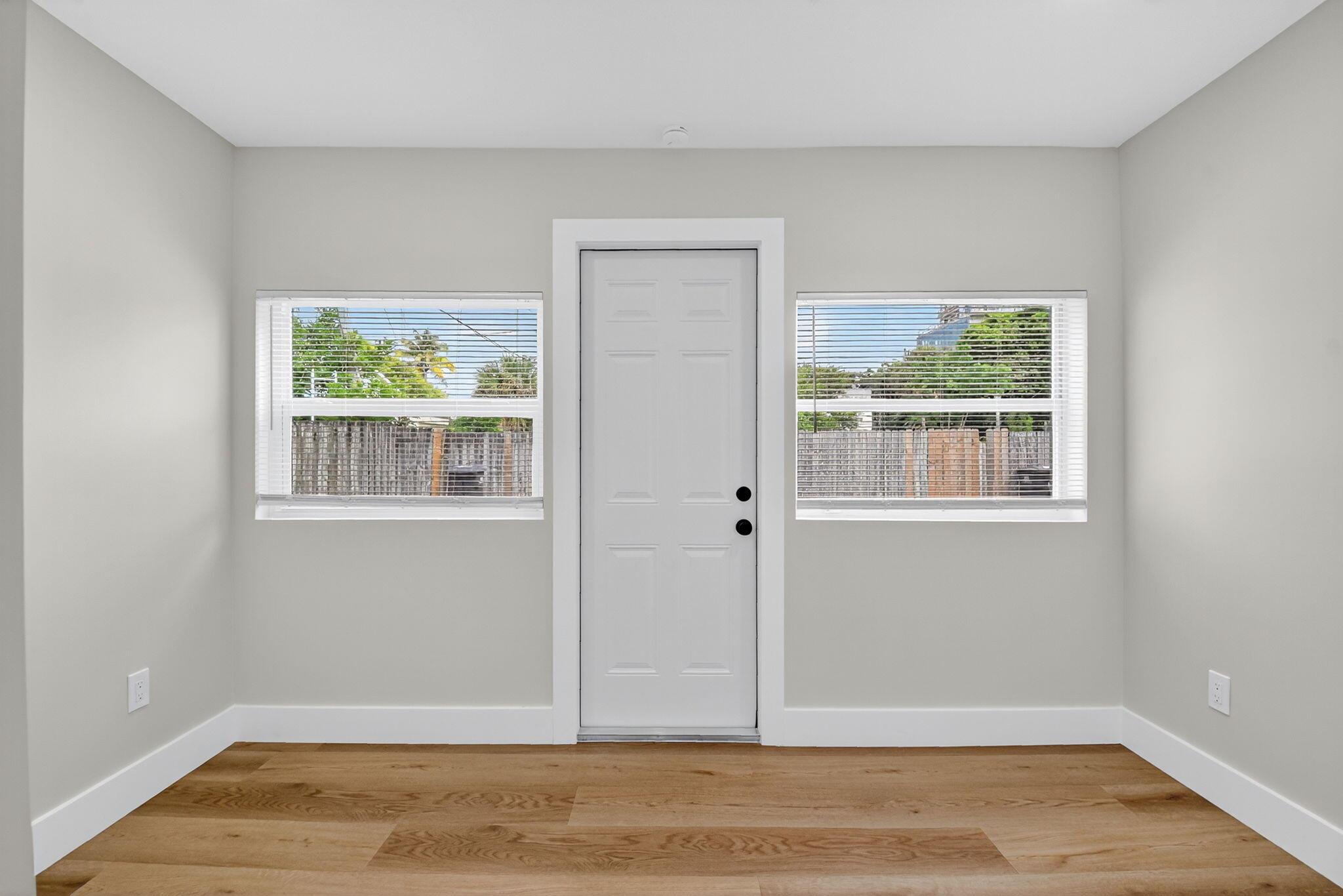 NORTH PALM BCH 1 - Residential Lease