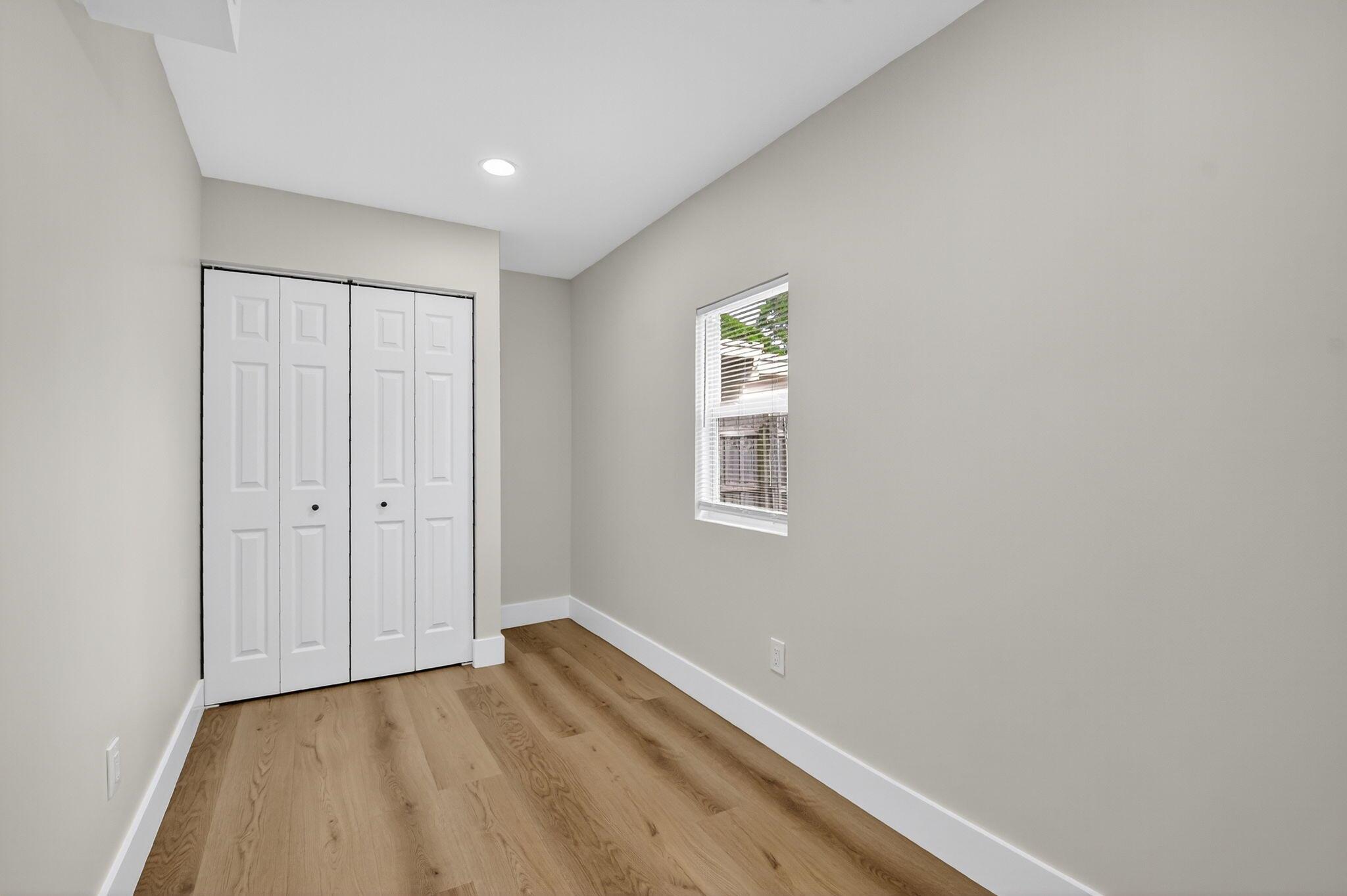 NORTH PALM BCH 1 - Residential Lease