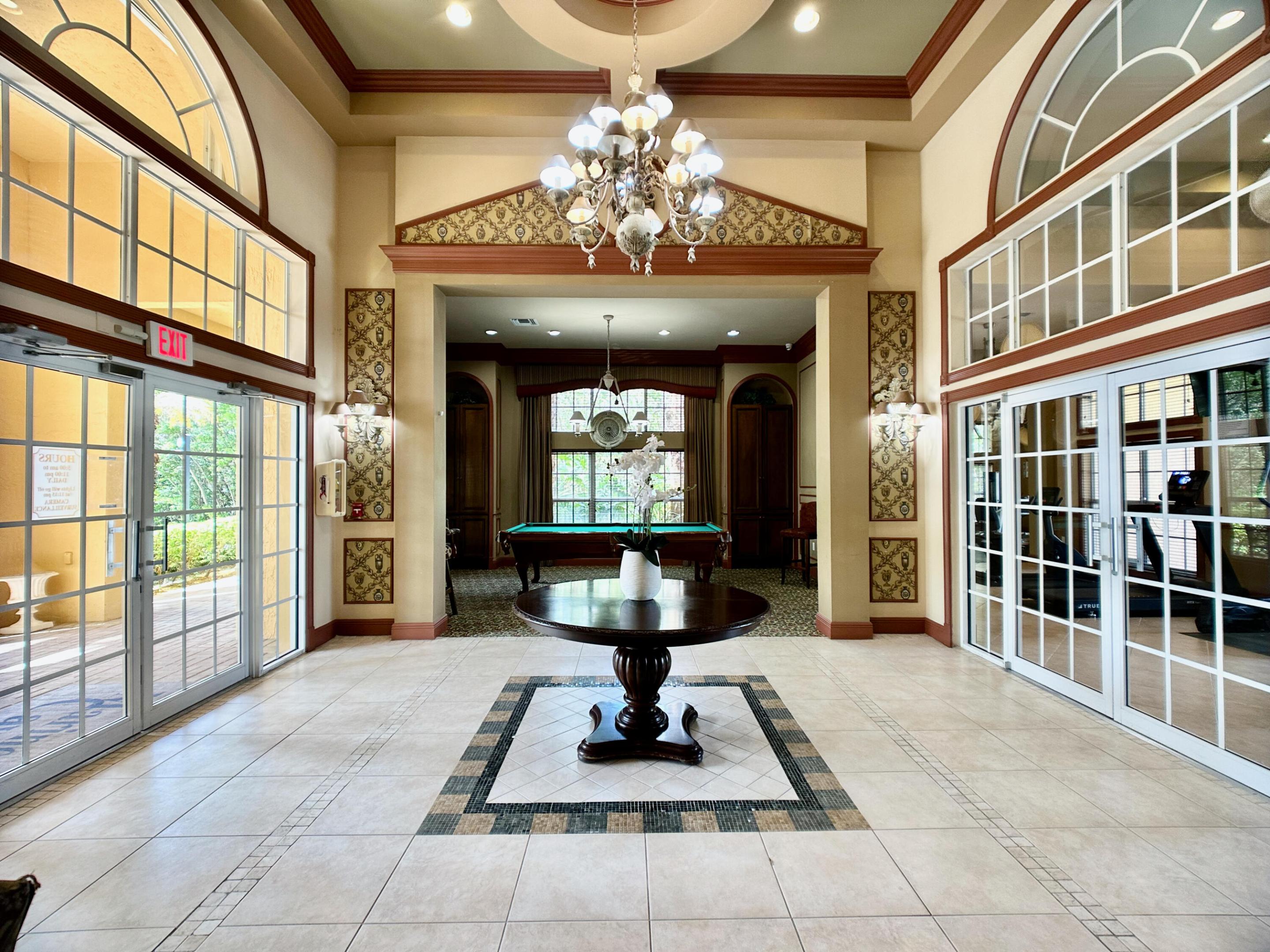 HYPOLUXOS MARINERS CAY CONDO - Residential