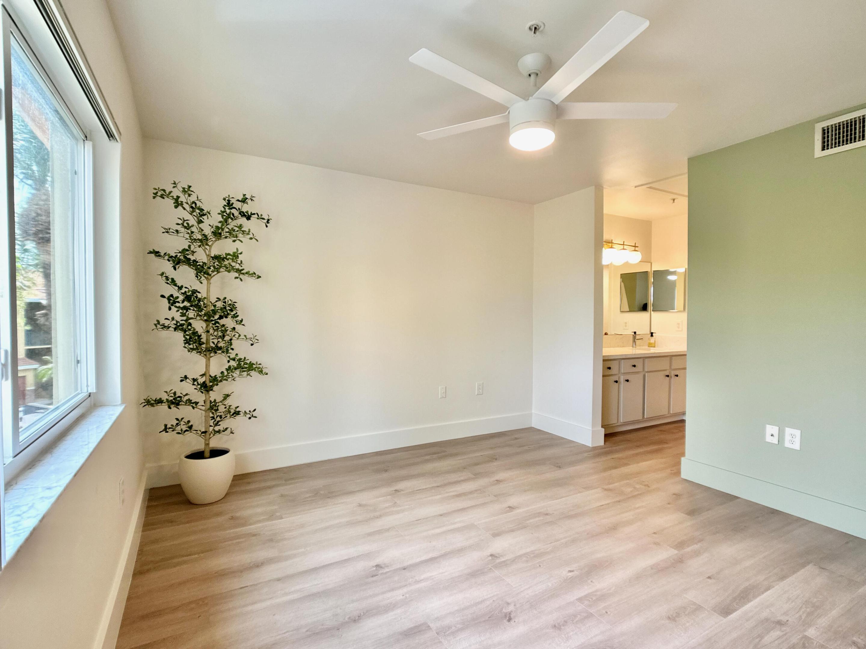 HYPOLUXOS MARINERS CAY CONDO - Residential