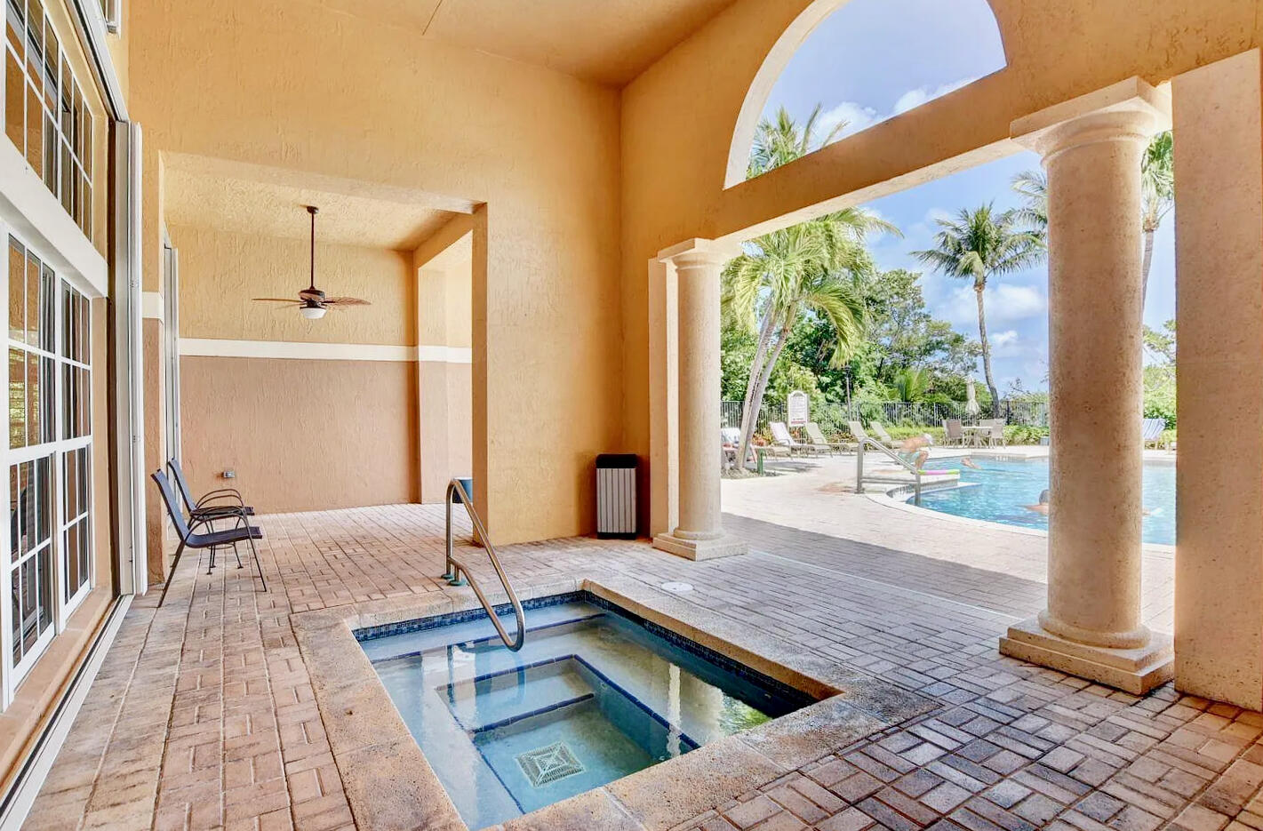 HYPOLUXOS MARINERS CAY CONDO - Residential