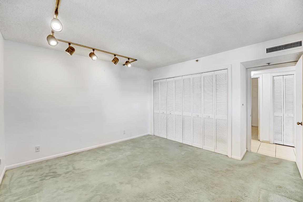 GLENS CONDO - Residential