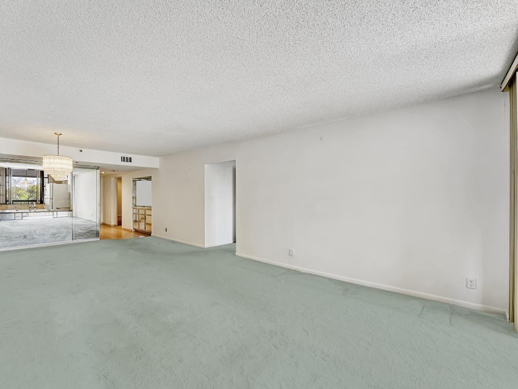 GLENS CONDO - Residential