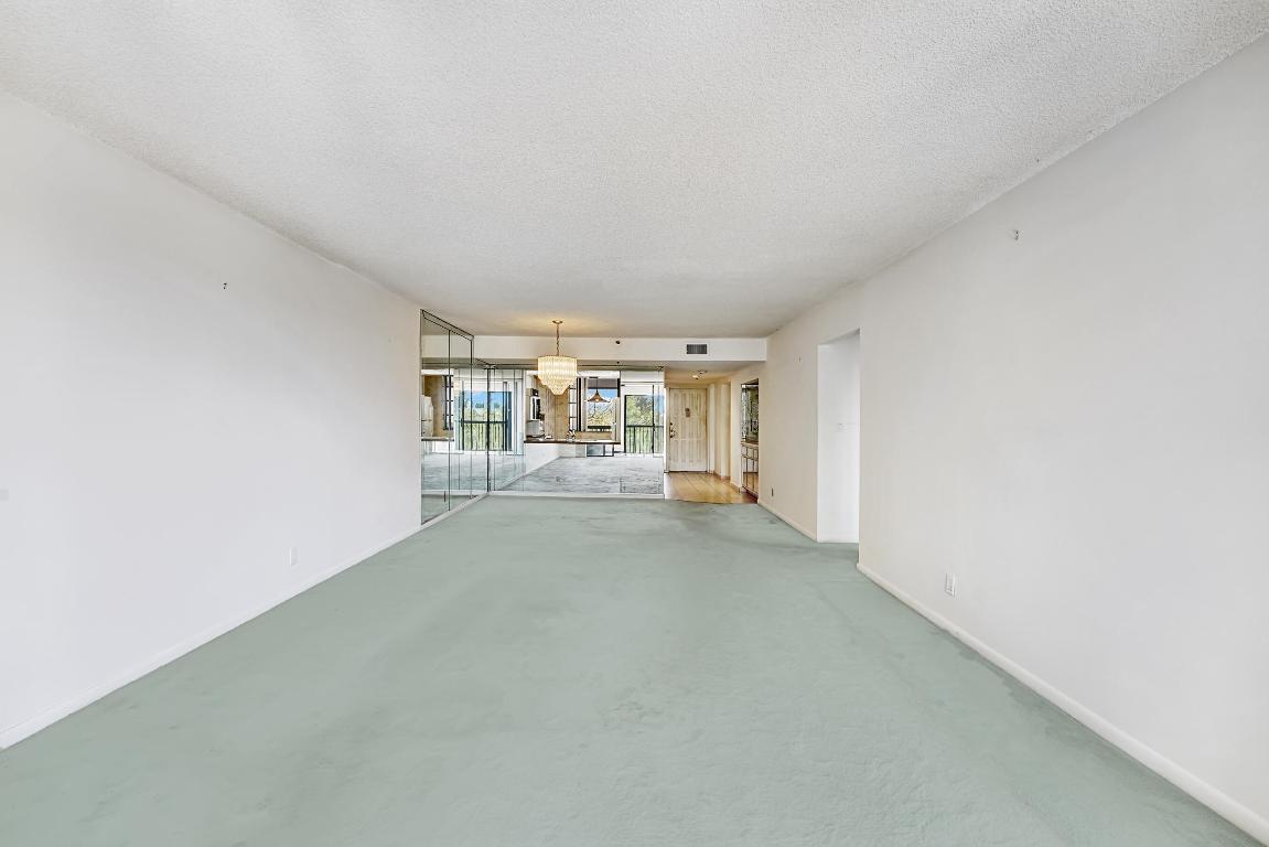 GLENS CONDO - Residential