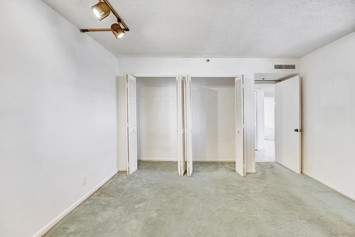 GLENS CONDO - Residential