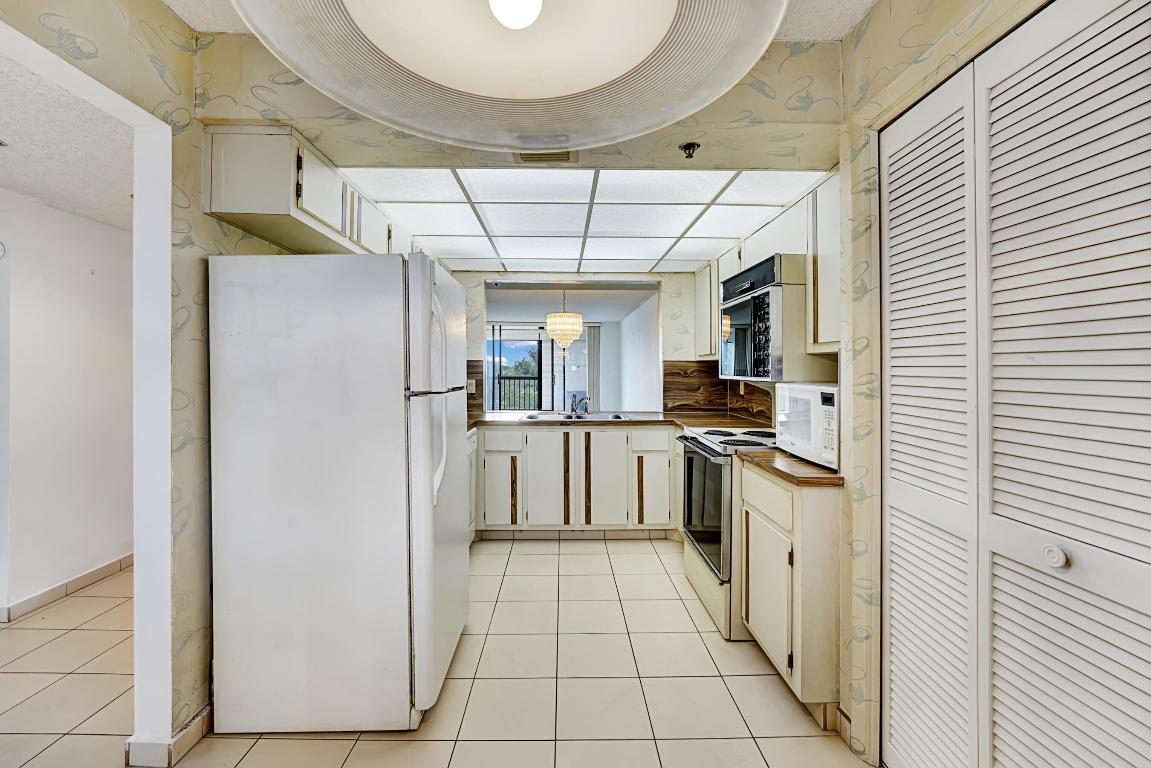 GLENS CONDO - Residential