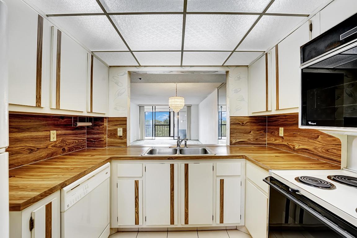 GLENS CONDO - Residential