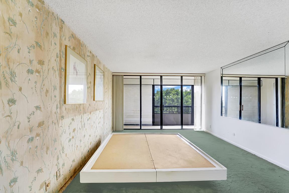 GLENS CONDO - Residential