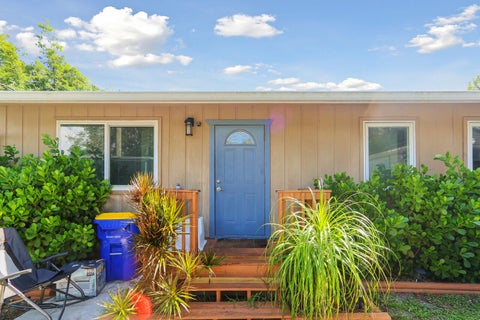 Photo of 5275 SE Horizon Avenue, Stuart, FL 34997 (MLS # B26081952)