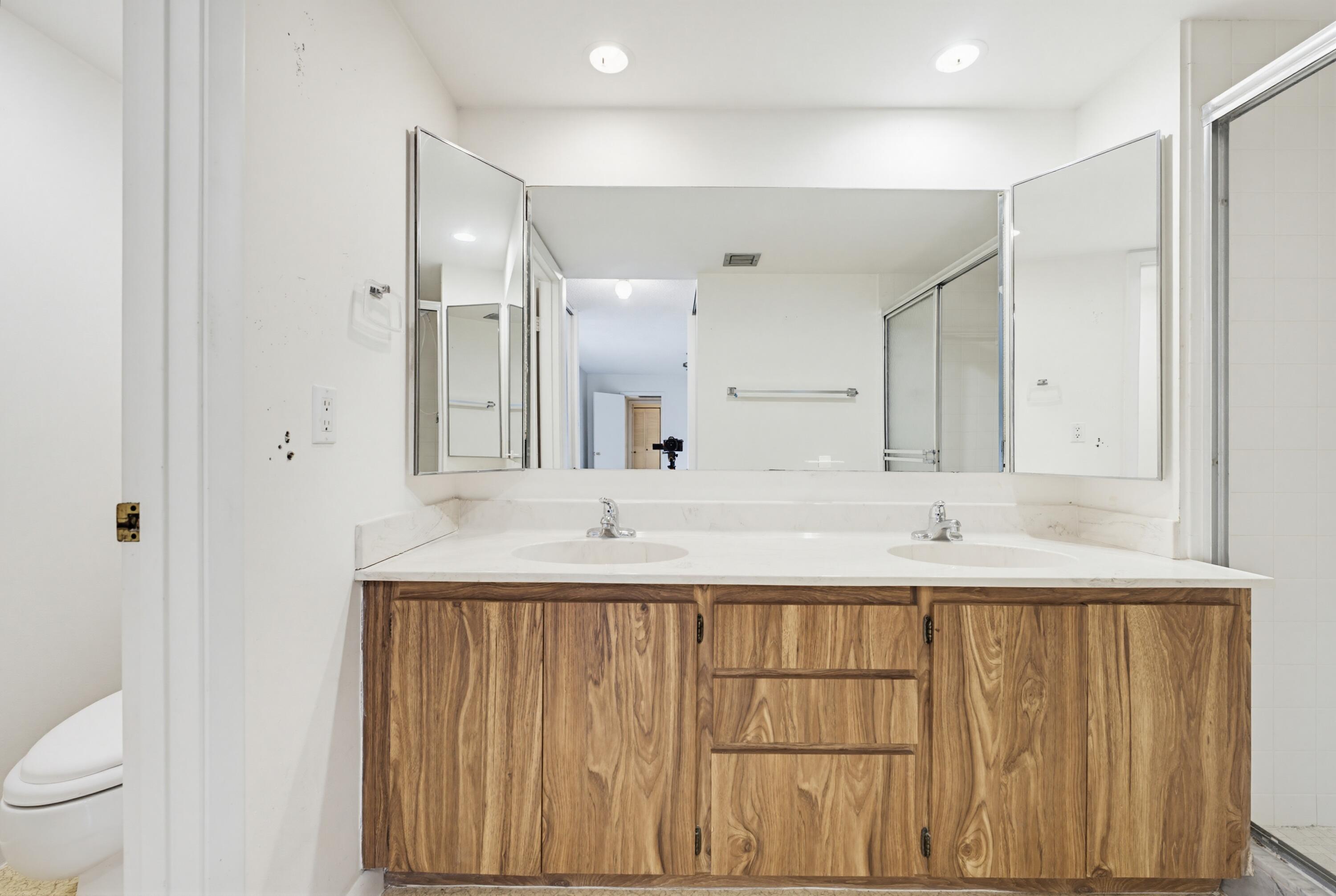 SHERWOOD LAKES - Residential