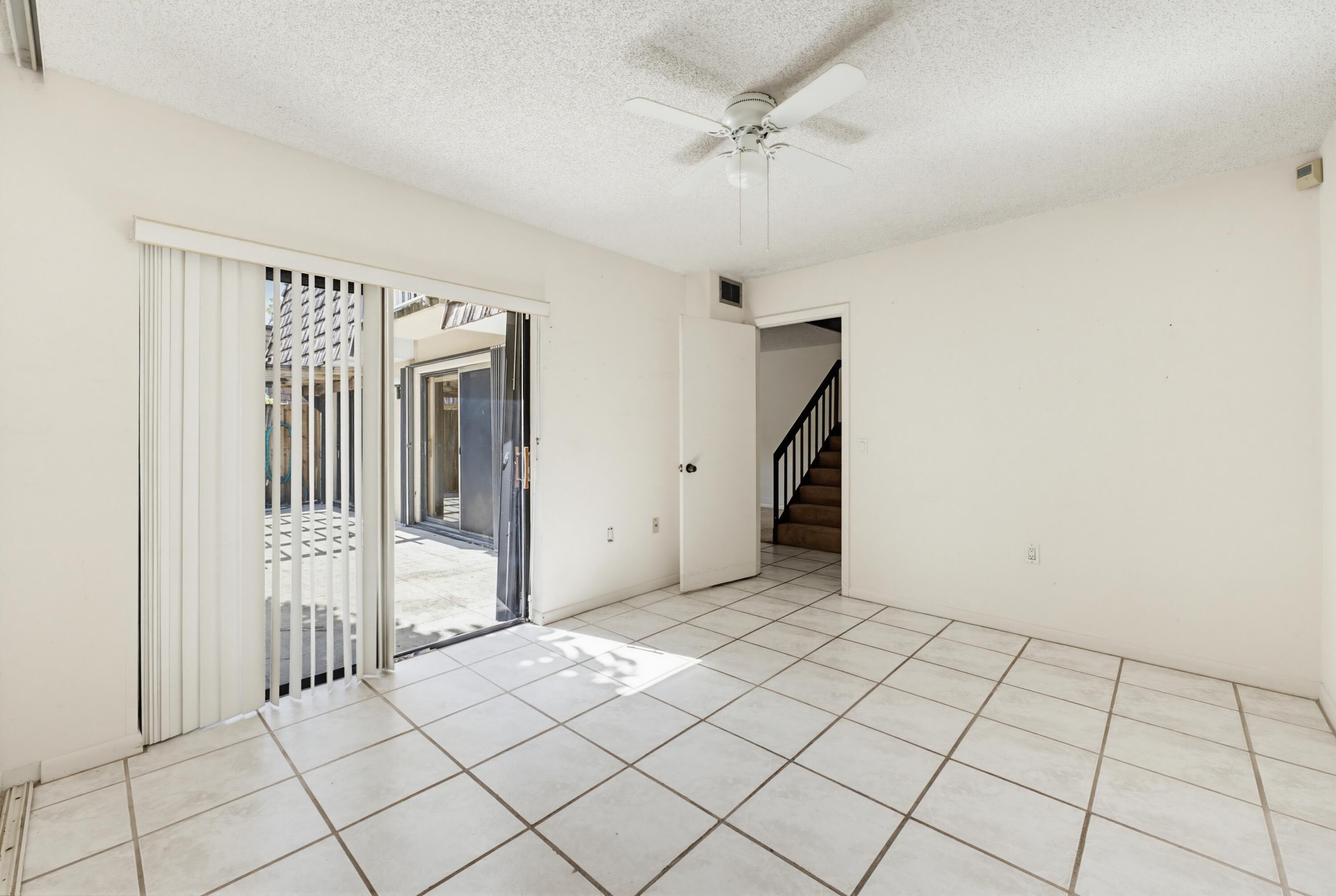 SHERWOOD LAKES - Residential