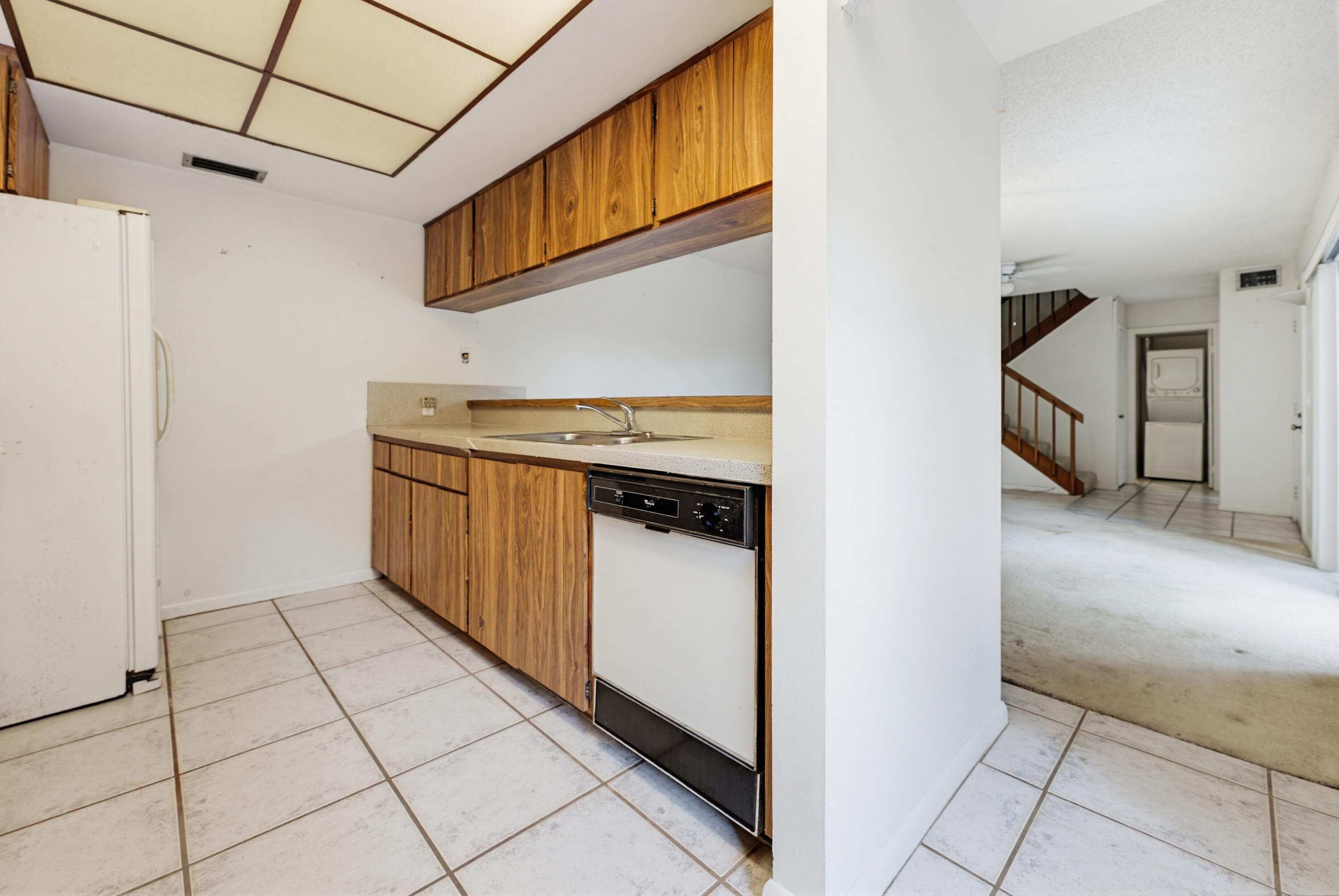 SHERWOOD LAKES - Residential