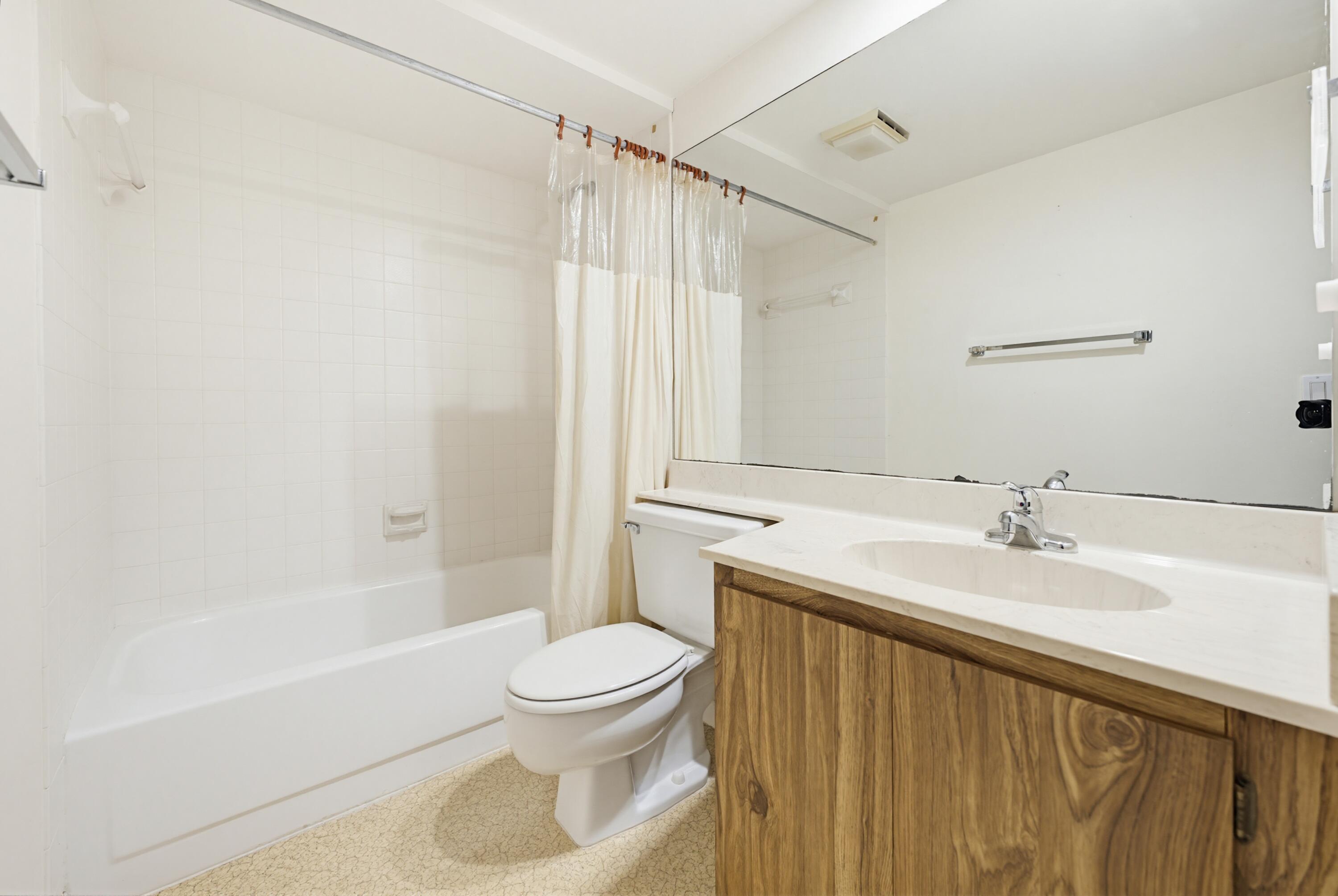 SHERWOOD LAKES - Residential