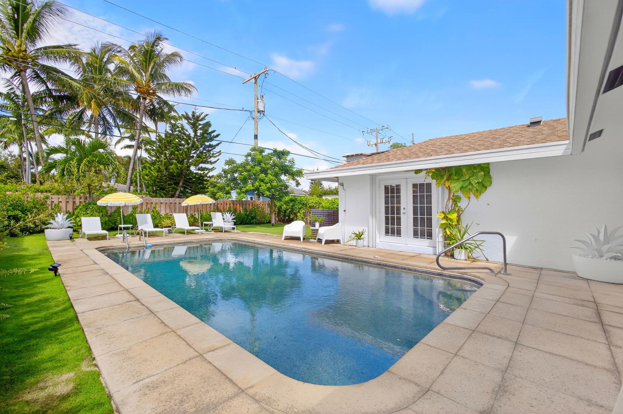 LAKE WORTH TOWN OF - Residential