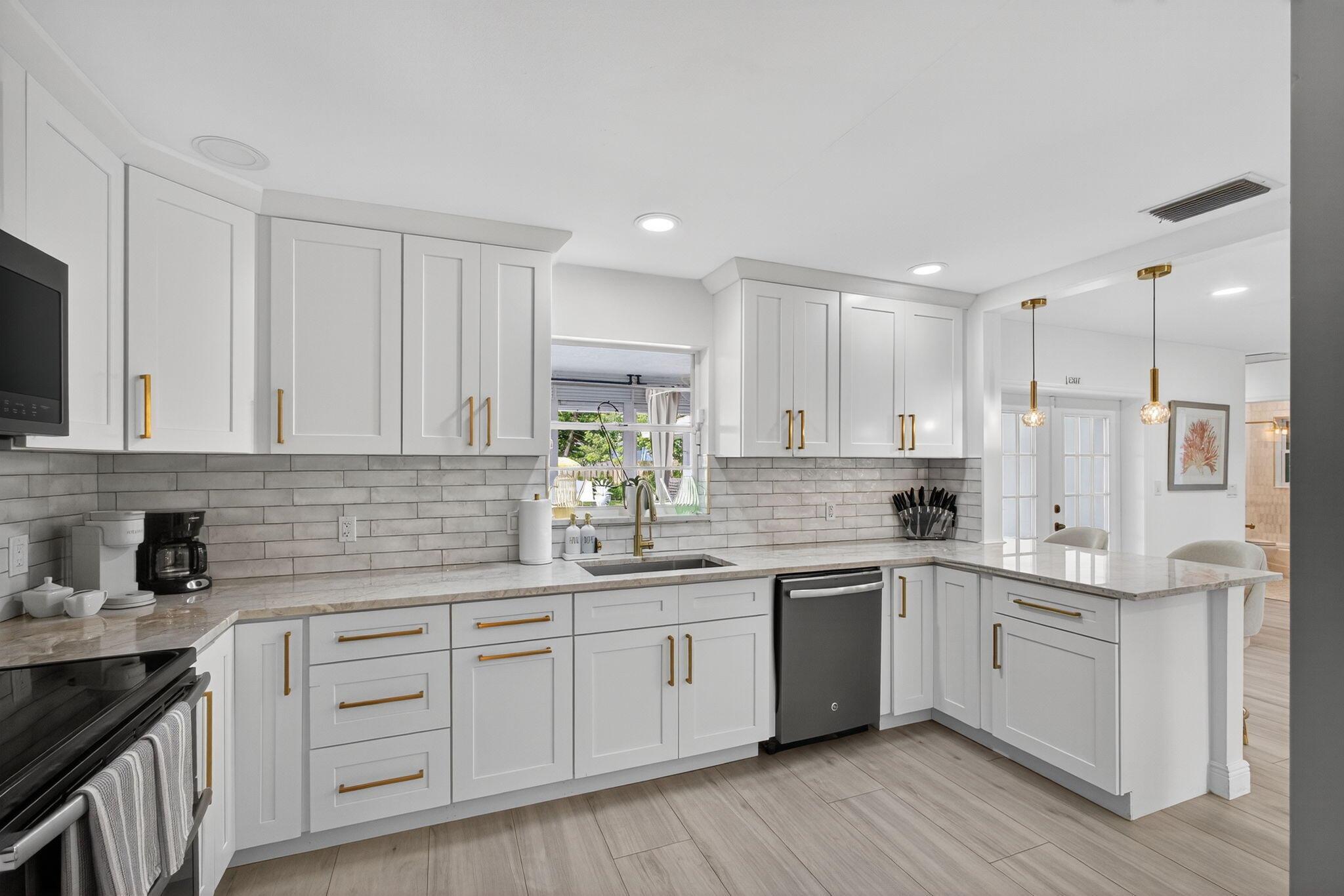 LAKE WORTH TOWN OF - Residential
