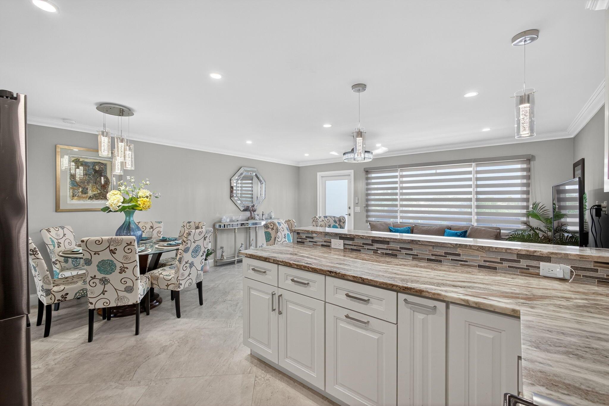 CENTURY VILLAGE DOVER CON - Residential