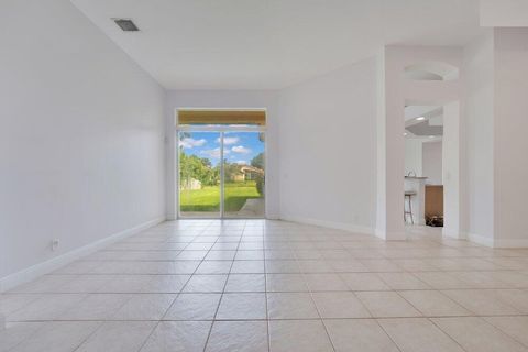 Tiny photo for 5005 NW 57th Terrace, Coral Springs, FL 33067 (MLS # B26040046)