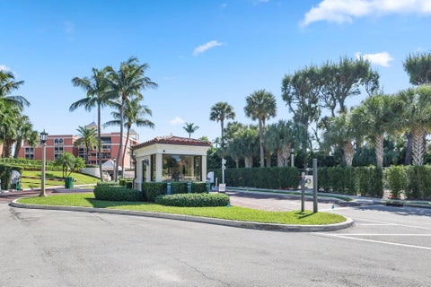 Tiny photo for 2 N BREAKERS Row #S32, Palm Beach, FL 33480 (MLS # B26090072)