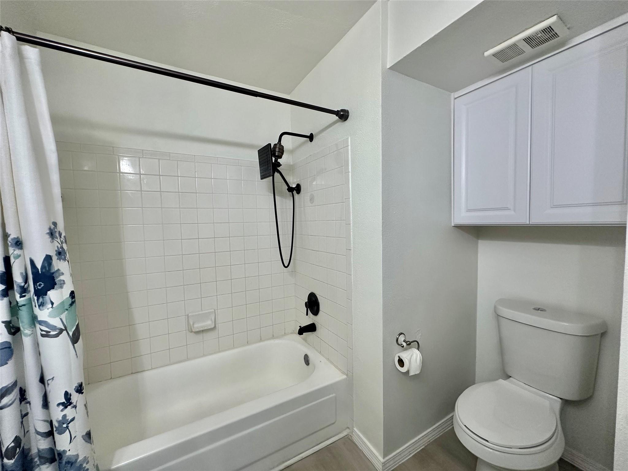 SAILBOAT POINTE CONDO - Residential Lease