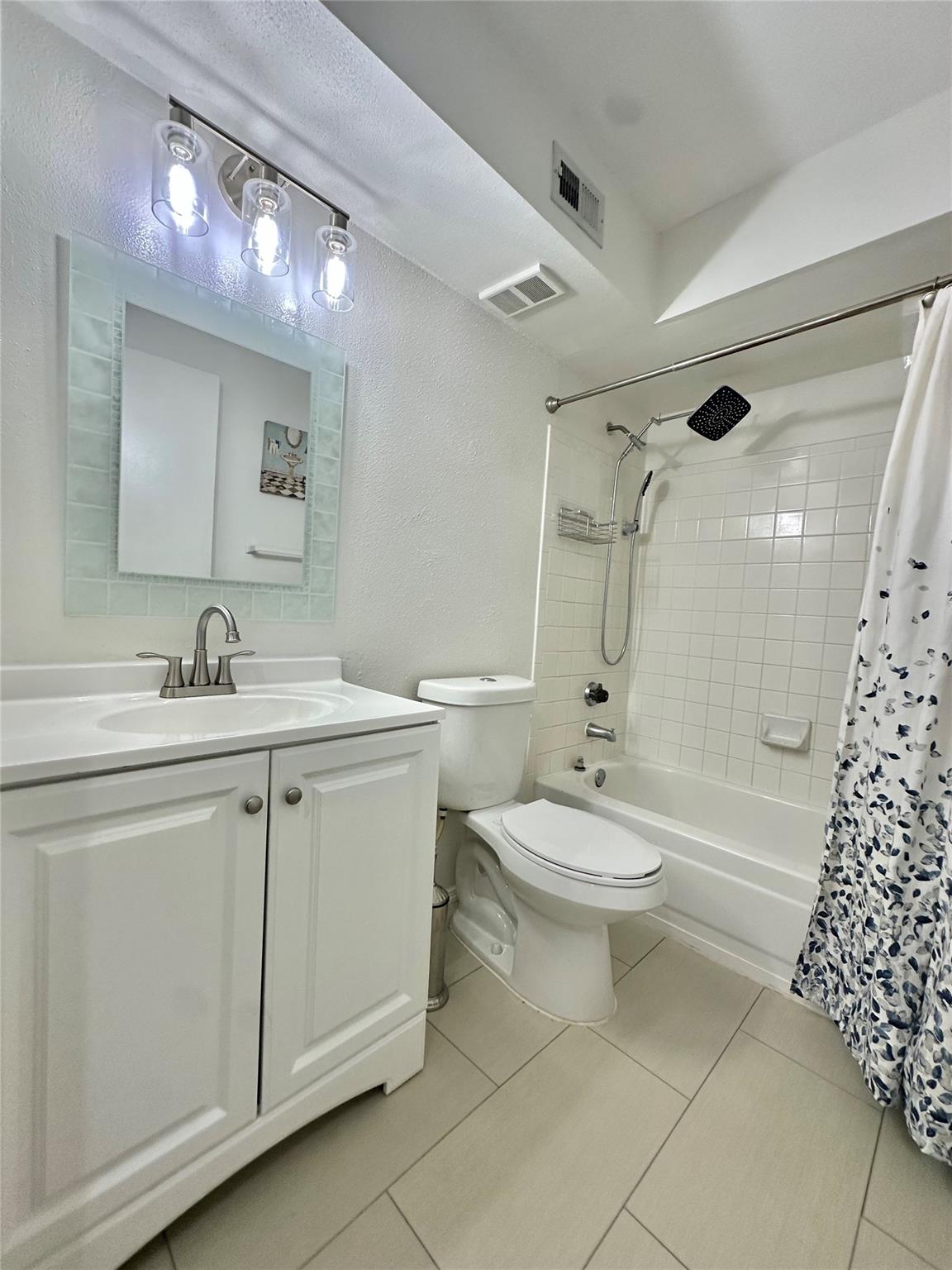 SAILBOAT POINTE CONDO - Residential Lease