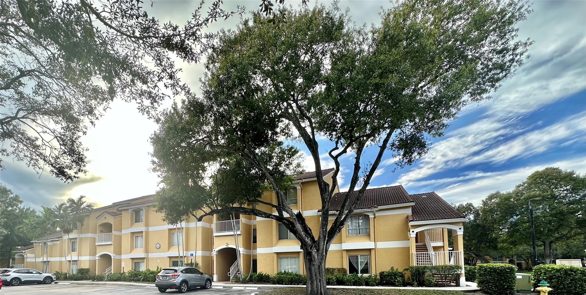 SAILBOAT POINTE CONDO - Residential Lease